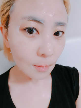 라인플라츠 모이스처라이징 아로니아 에센스 마스크 — 5점을 준 리뷰어가 2019년 3월 올린 사용 사진