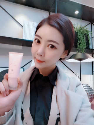벨라수 기린 넥프팅 크림 — 5점을 준 리뷰어가 2018년 11월 올린 사용 사진