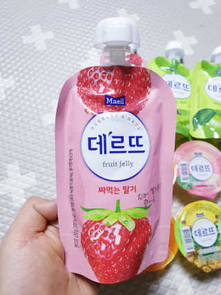 데르뜨 떠먹는 과일 3종, 짜먹는 과일 2종 총 10개 체험 — 5점을 준 리뷰어가 2020년 3월 올린 사용 사진