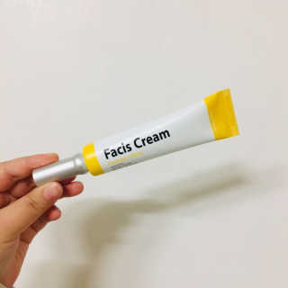 파시스 펩타이드 리프팅 크림 — 4.67점을 준 리뷰어가 2018년 11월 올린 사용 사진