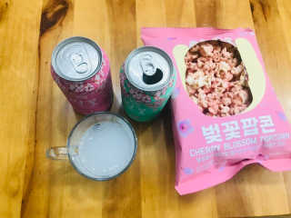 GS25 벚꽃 팝콘 + 벚꽃스파클링 + 벚꽃 청포도 에이드 — 5점을 준 리뷰어가 2018년 3월 올린 사용 사진