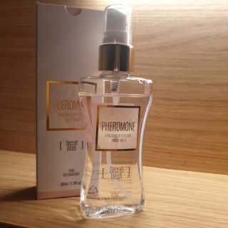 레드컨테이너 페로몬향 퍼퓸 바디미스트 80ml — 5점을 준 리뷰어가 2020년 1월 올린 사용 사진
