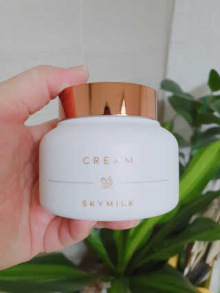 스카이밀크 SKYMILK 당나귀밀크 크림 — 5점을 준 리뷰어가 2019년 12월 올린 사용 사진