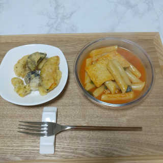 [홍코너떡볶이]옛날떡볶이 인기맛 4팩세트 — 5점을 준 리뷰어가 2019년 11월 올린 사용 사진