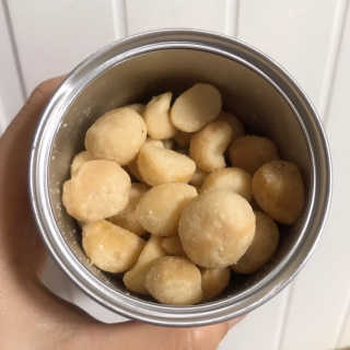 마우나로아 드라이 씨솔트 마카다미아 캔 127G — 5점을 준 리뷰어가 2019년 8월 올린 사용 사진