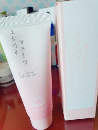 [블랙루즈] 핑크 톤업 크림 — 4점을 준 리뷰어가 2019년 3월 올린 사용 사진