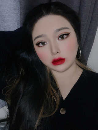 락컬러 락 잇 굿 바운데이션 — 5점을 준 리뷰어가 2020년 3월 올린 사용 사진