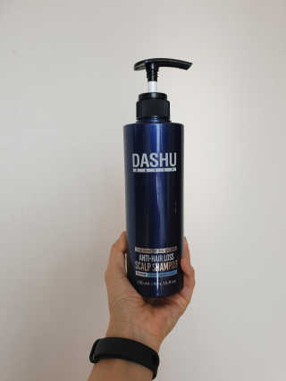 다슈코리아 다슈 단백질 한방 두피 골드 샴푸 500ml +샴푸브러쉬 — 5점을 준 리뷰어가 2020년 1월 올린 사용 사진