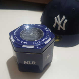 [MLB WATCH n LEISURE]뉴욕양키즈 손목시계 NY 301-11 — 5점을 준 리뷰어가 2019년 9월 올린 사용 사진