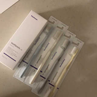 플레인하우스 토탈케어 치약 2개+쿼드클린 칫솔 4개 — 5점을 준 리뷰어가 2018년 7월 올린 사용 사진