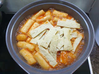 홍대미미네국물떡볶이 [홍대미미네]오리지널 국물 떡볶이4팩 + 라면사리 — 5점을 준 리뷰어가 2019년 4월 올린 사용 사진