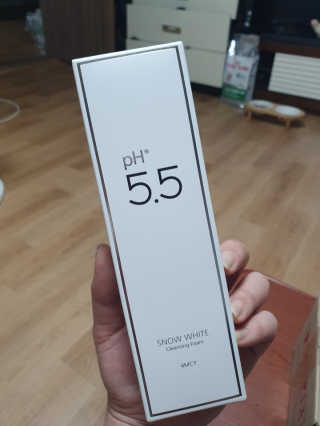 포므시 스노우화이트클렌징폼pH5.5 — 5점을 준 리뷰어가 2019년 10월 올린 사용 사진