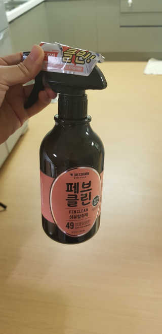 더블유드레스룸 페브클린 500ml — 3.67점을 준 리뷰어가 2018년 8월 올린 사용 사진