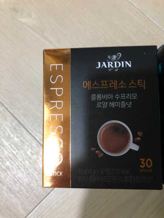 (주)쟈뎅 쟈뎅 에스프레소 스틱 [블랙+헤이즐넛 set] — 5점을 준 리뷰어가 2020년 2월 올린 사용 사진