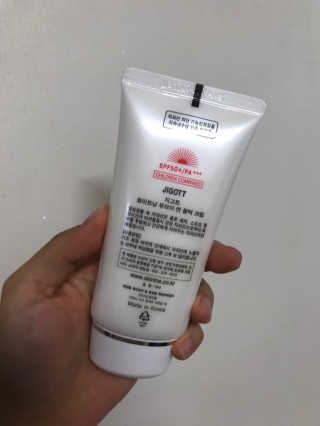 지고트 화이트닝 유브이 썬블럭 크림 70ml,1+1 — 1.5점을 준 리뷰어가 2019년 8월 올린 사용 사진
