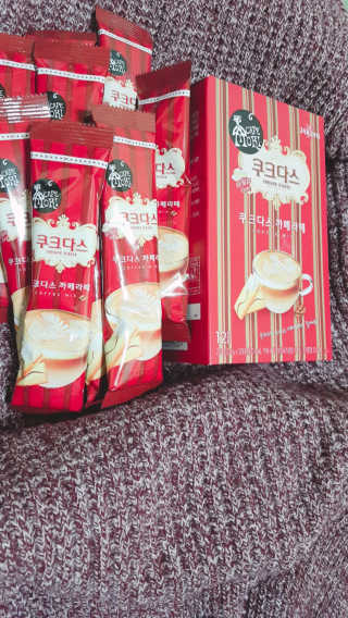 (주)쟈뎅 쟈뎅 까페모리 쿠크다스 까페라떼 — 5점을 준 리뷰어가 2017년 11월 올린 사용 사진