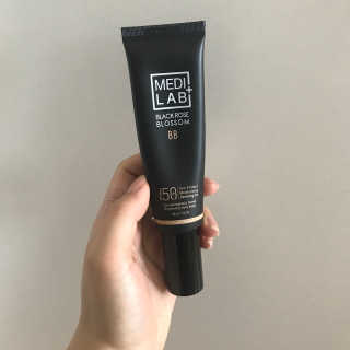 데이셀코스메틱 메디 랩 블랙로즈 블로썸 비비 50g — 3.67점을 준 리뷰어가 2017년 6월 올린 사용 사진