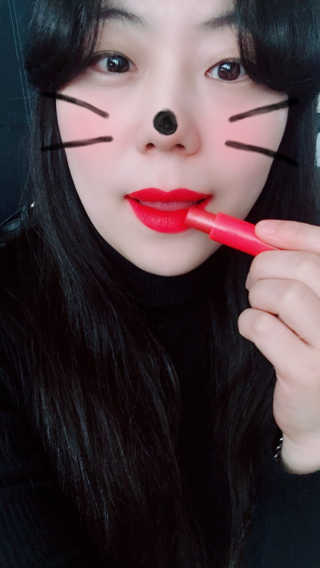 블리스텍스 립 릴리프 크림 립밤, 립 바이브런스 립밤 — 5점을 준 리뷰어가 2018년 11월 올린 사용 사진