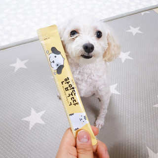 [펫토리아]짜먹는 한입뚝딱 강아지.고양이 마약간식 — 5점을 준 리뷰어가 2019년 7월 올린 사용 사진