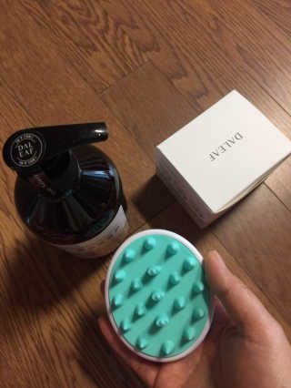 달리프 베러 퍼퓸 샴푸 1000ml 레이니데이 or 일랑로즈 — 5점을 준 리뷰어가 2020년 2월 올린 사용 사진