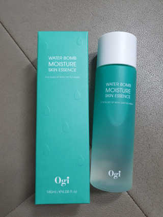 오지아이 워터 밤 모이스처 스킨 에센스 180ml — 5점을 준 리뷰어가 2019년 12월 올린 사용 사진