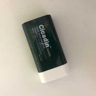 [미샤] 시카딘 센텔라 물스틱 선 SPF 50+ PA++++ — 5점을 준 리뷰어가 2019년 4월 올린 사용 사진