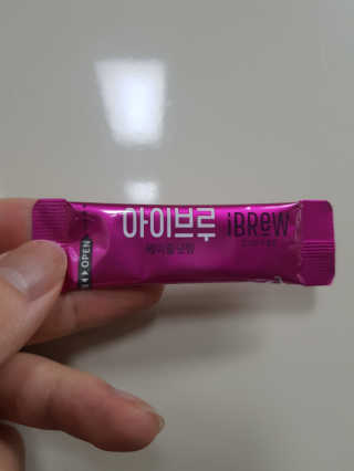 한국맥널티 아이브루 헤이즐넛향 100T — 5점을 준 리뷰어가 2019년 10월 올린 사용 사진