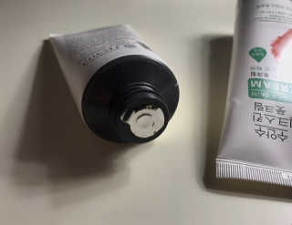 (주)에네스티 에네스티 수안수 실크스킨 풋크림 1+1 — 4.5점을 준 리뷰어가 2019년 11월 올린 사용 사진