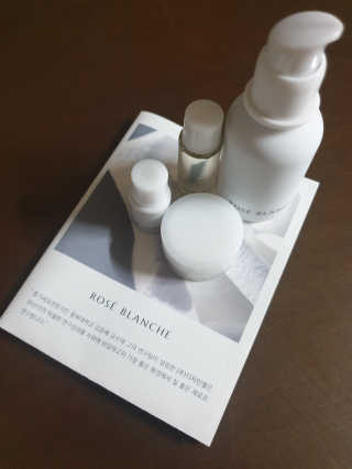 ROSE BLANCHE 로제블랑쉐 인텐시브 수딩 세럼 — 4.5점을 준 리뷰어가 2019년 7월 올린 사용 사진