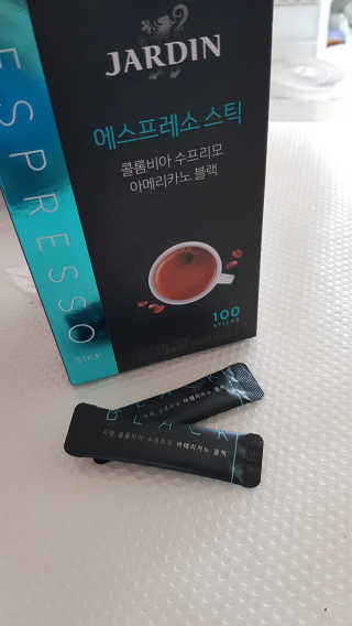 (주)쟈뎅 쟈뎅 에스프레소 스틱 아메리카노 블랙 — 3.67점을 준 리뷰어가 2018년 10월 올린 사용 사진