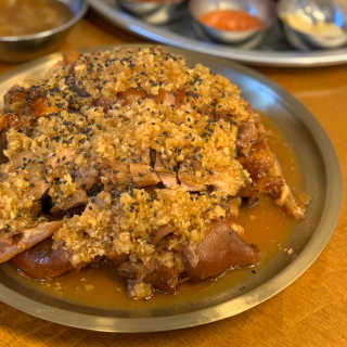 [동네맛집족발] 4개 족발 중 택1 — 5점을 준 리뷰어가 2020년 1월 올린 사용 사진