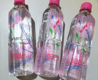 아쿠아스 플레이버워터 [아쿠아스] 복숭아 플레이버워터 1BOX 20개입 — 5점을 준 리뷰어가 2020년 3월 올린 사용 사진