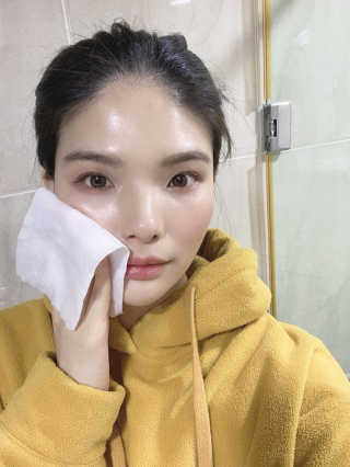 메이크업 이레이져 바이 컬러딥 래버러토리즈 — 2점을 준 리뷰어가 2020년 1월 올린 사용 사진