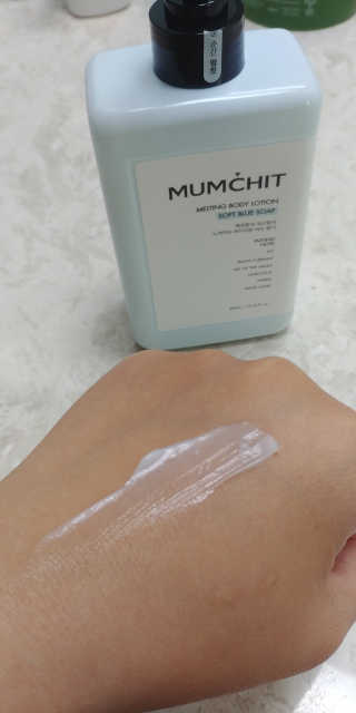 멈칫(MUMCHIT) 멜팅 바디로션 — 5점을 준 리뷰어가 2018년 12월 올린 사용 사진