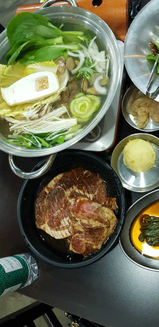 [두툼갈비] 두툼갈비 2인분 + 매콤치즈버섯 set — 5점을 준 리뷰어가 2018년 11월 올린 사용 사진