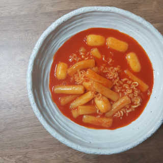 미쓰리떡볶이 just 10 min 패키지 — 5점을 준 리뷰어가 2018년 5월 올린 사용 사진