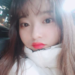 [블랙루즈] 펄블리 아이 글리터 2종 — 4.83점을 준 리뷰어가 2018년 11월 올린 사용 사진