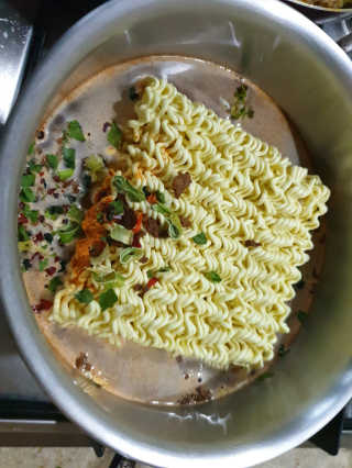 라면 그대로가 제일 맛있는 더엄마라면 — 5점을 준 리뷰어가 2019년 7월 올린 사용 사진