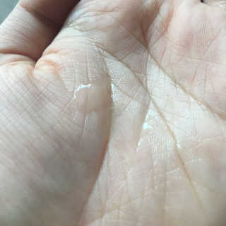 (주)에네스티 믹스베리 단백질 폭탄 샴푸 1000g — 4점을 준 리뷰어가 2017년 12월 올린 사용 사진
