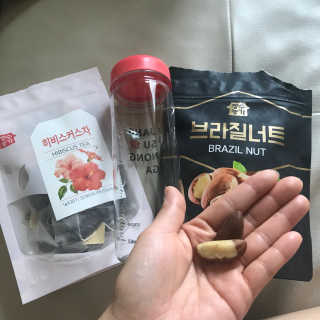 장수농가 브라질너트, 히비스커스 — 5점을 준 리뷰어가 2018년 8월 올린 사용 사진