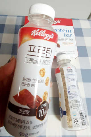 켈로그 프로틴바 멀티팩+프로틴 그래놀라 쉐이크 2종 — 5점을 준 리뷰어가 2020년 1월 올린 사용 사진