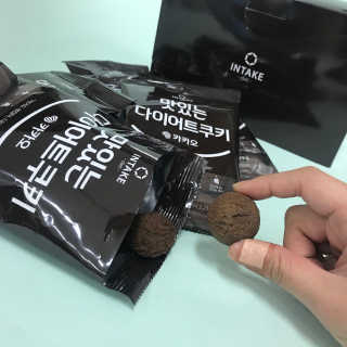 인테이크 맛있는 다이어트 쿠키 카카오 — 4.67점을 준 리뷰어가 2017년 11월 올린 사용 사진
