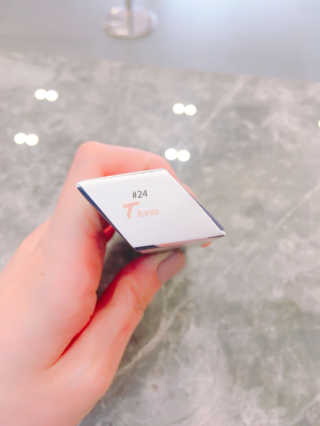터치인솔 메탈리스트 리퀴드 포일 섀도우 5종 — 5점을 준 리뷰어가 2018년 5월 올린 사용 사진