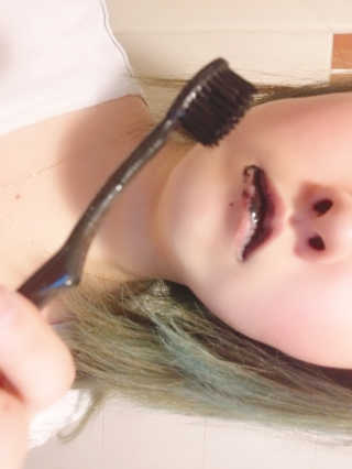 the naked object 디블랙팩치약 디블랙칫솔 세트 — 5점을 준 리뷰어가 2020년 1월 올린 사용 사진