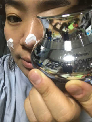 더메이런 에잇콤플렉스 워터드롭 화이트 크림 — 4.5점을 준 리뷰어가 2017년 5월 올린 사용 사진