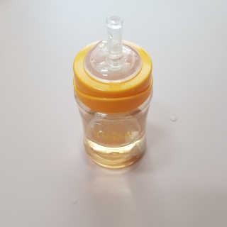 유비맘 PPSU 젖병 노꼭지_200ml_컬러 랜덤 발송 — 4점을 준 리뷰어가 2019년 12월 올린 사용 사진