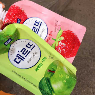 데르뜨 떠먹는 과일 3종, 짜먹는 과일 2종 총 10개 체험 — 5점을 준 리뷰어가 2020년 3월 올린 사용 사진