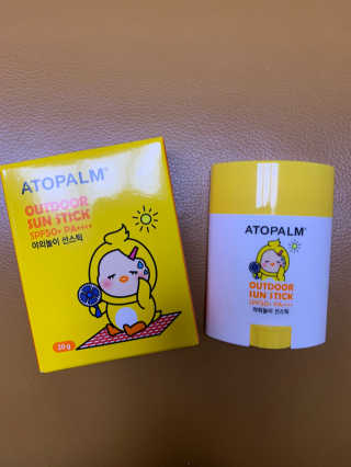 아토팜 야외놀이 선스틱 SPF50+ PA++++ — 4점을 준 리뷰어가 2020년 3월 올린 사용 사진