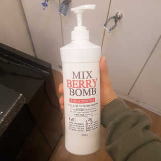 (주)에네스티 믹스베리 단백질 폭탄 샴푸 1000g — 4점을 준 리뷰어가 2019년 11월 올린 사용 사진