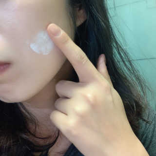 로벡틴 아쿠아 UV 프로텍터 — 4점을 준 리뷰어가 2019년 5월 올린 사용 사진